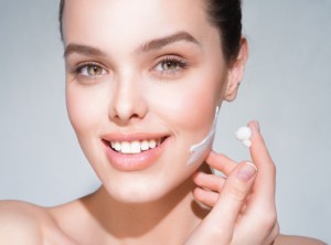 produit cosmetique naturel, visage resplendissant, visage lumineux naturellement, un beau visage, soigné son visage naturellement, maquillage naturelle